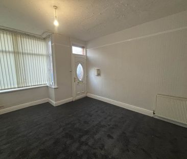 Price £950 pcm - Available Now - Unfurnished - Photo 3