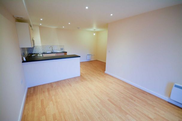 2 bed Apartment for Rent - Photo 1