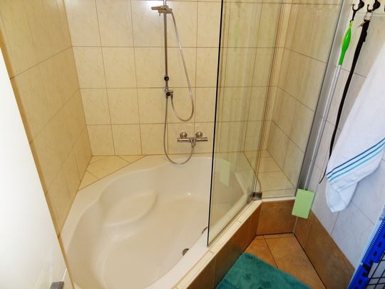 Wunderschöne, moderne Mietwohnung mit Klimaanlage, Carport, Gemeinschafts-Pool und Sauna …! - Foto 1