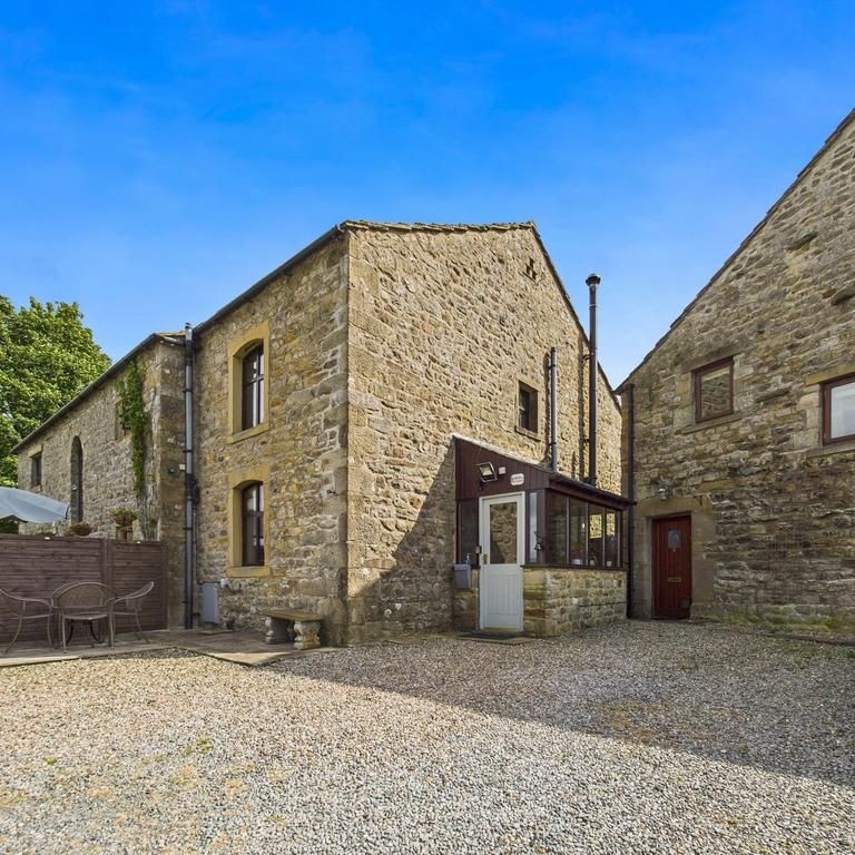 2 bedroom cottage to rent - Photo 1