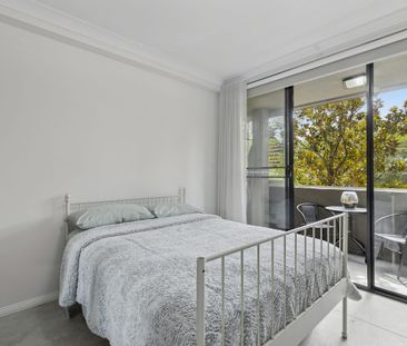 Deluxe apartment crafted to the highest standards - Photo 5