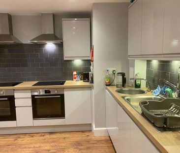 OX Living is proud to present this high-quality 6-bedroom co-living... - Photo 3