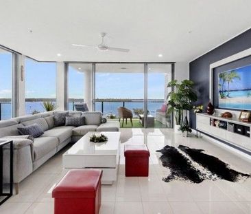 Absolute Waterfront Living â Uninterrupted Broadwater Views - Photo 1