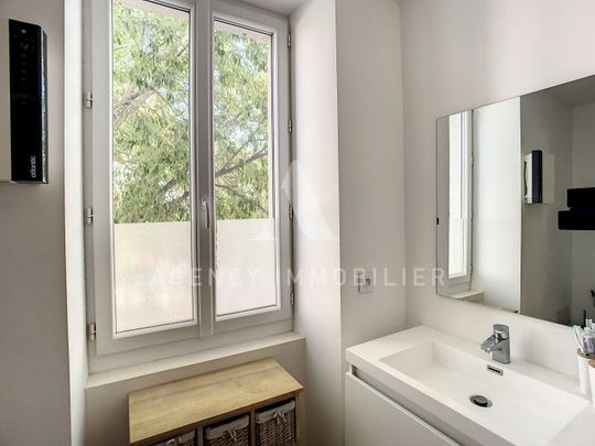 NOVES centre du village, T3 avec cour et place de parking, - Photo 1