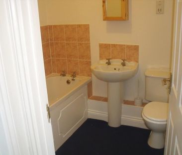2 bedroom flat to rent - Photo 6