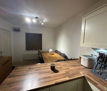 3 bedroom detached house to rent - Photo 2