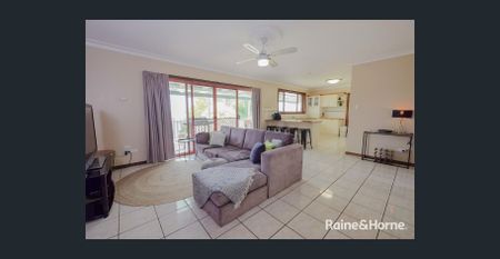 FULLY FURNISHED FAMILY HOME IN SOUTH MUDGEE - Photo 2