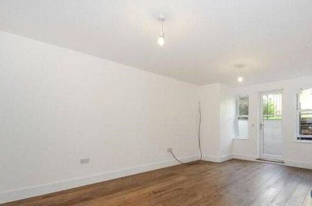 3 bedroom apartment to rent - Photo 3