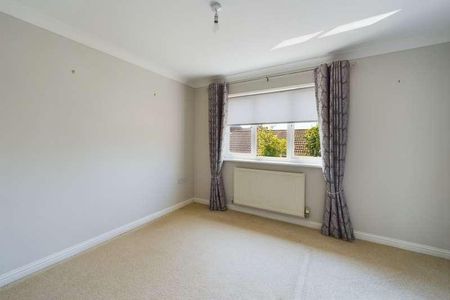 Balmoral Close, Attleborough, NR17 - Photo 3