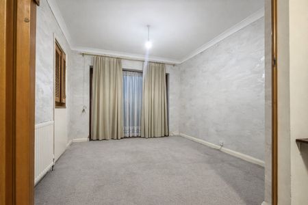 3 Bedroom House To Let - HP11 - Photo 5