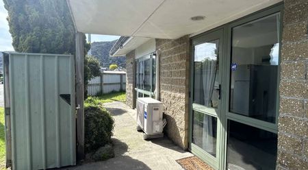 Sunny 2-Bedroom Home for Rent - Photo 4