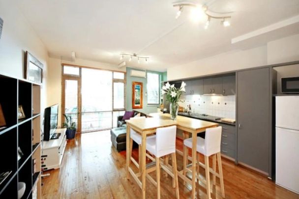 Spacious North-Facing Modern Apartment in Prime South Yarra Location - Photo 1