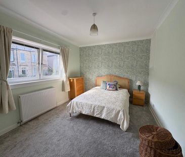 3 bedroom flat to rent - Photo 6