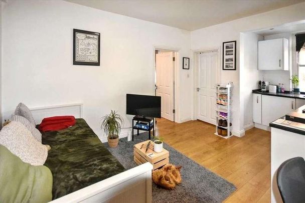 Dewsbury Court, Chiswick, Chiswick, W4 - Photo 1