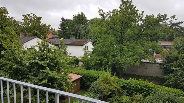 Geräumige 2-Zimmerwohnung mit großem Balkon im 2. OG - Aufzug im Haus - - Foto 1