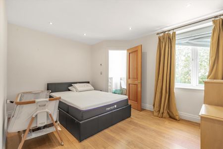 3 bedroom flat to rent - Photo 5