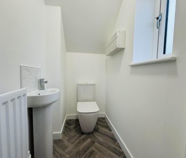3 bedroom semi-detached house to rent - Photo 4