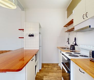 West End Beauty. Fully furnished Unit! - Photo 5