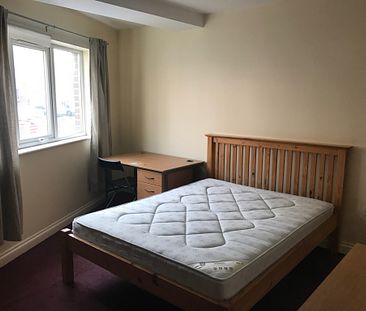 5 Bedroom Flat To Rent in Lenton - Photo 1