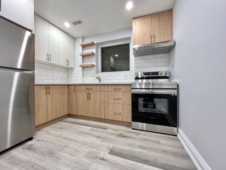 For Lease - 25 Glenside Avenue Unit# 2, Toronto, Ontario - Photo 5