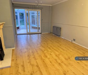 3 bedroom semi-detached house to rent - Photo 1