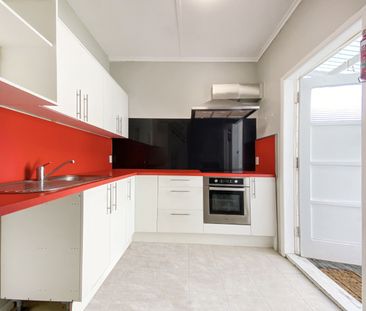 Welcome to 134a Riddiford Street. - Photo 1