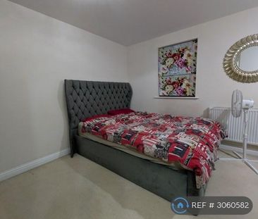 4 bedroom semi-detached house to rent - Photo 6