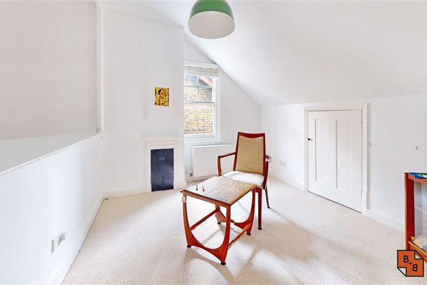4 bedroom semi-detached house to rent - Photo 1
