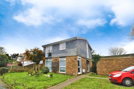 2 bedroom maisonette to rent - Photo 5