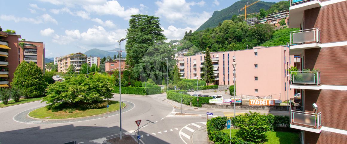 2.5 SPACIOUS LOCALS IN CASSARATE - Foto 1