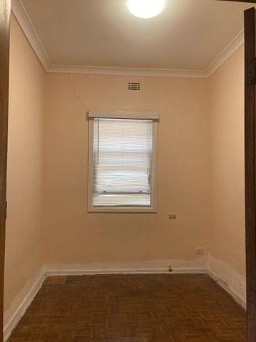 3-Bedroom Home with Front & Back Yard – Prime Hurstville Location - Photo 2