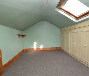 2 Bedroom Terraced House - Photo 2