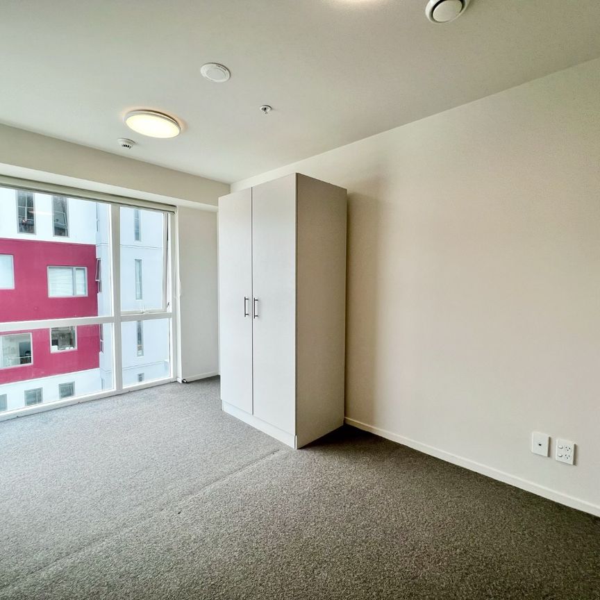 1 Bedroom in Peak - Photo 1