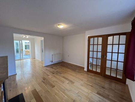 3 bedroom semi-detached house to rent - Photo 3