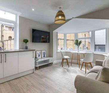 Luxury Bedroom Apartment, LN5 - Photo 6