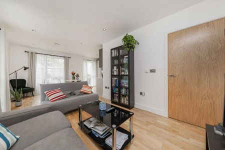 1 bedroom flat to rent - Photo 2