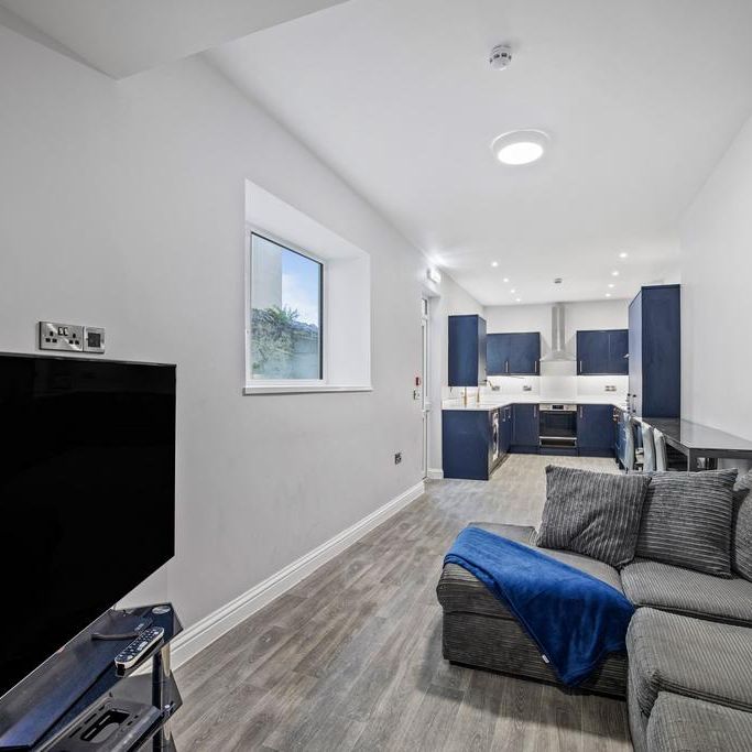 1 bedroom in a house share to rent - Photo 1