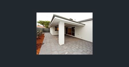 Stylish & Spacious Home in a Prime Cloverdale Location - Photo 3