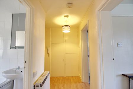 West Howe, Bournemouth - Photo 3