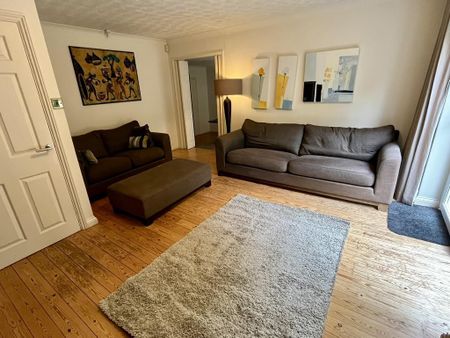 3 bedroom detached house to rent - Photo 2