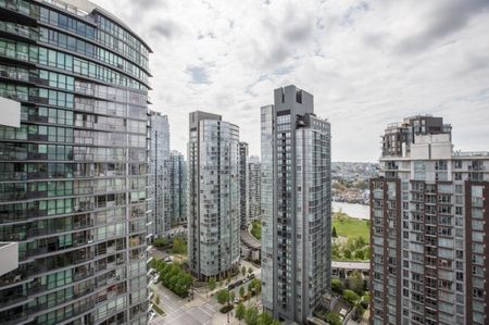 Condo in Downtown Vancouver, BC - Photo 5