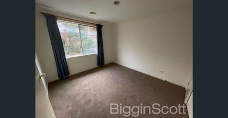 Three Bedroom Townhouse in Premium Position - Photo 5