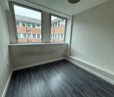 Castleview House,WA7 2DR - Photo 1