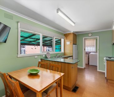 45 Sevenoaks Rd, Burwood East VIC 3151 - House For Rent | Domain - Photo 6