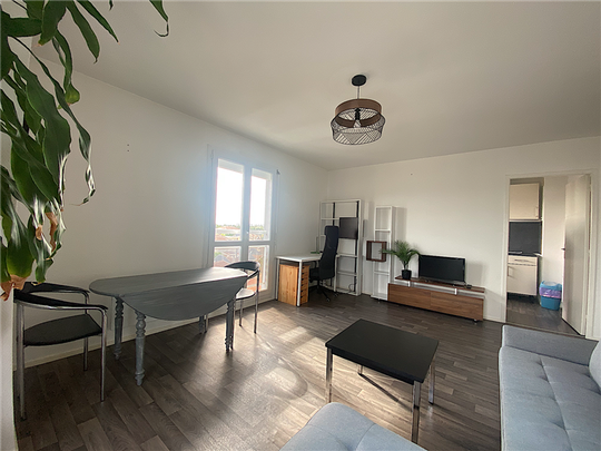 2 pièces - Meublé - 45,42 m² - 4ème étage - Colocation non autorisée - Photo 1