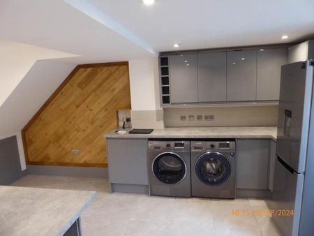 2 bedroom terraced house to rent - Photo 4