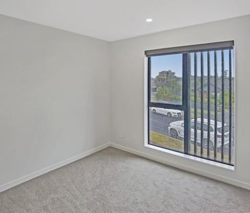 Burswood - 3 Bedrooms with 2.5 Bathrooms - Photo 2