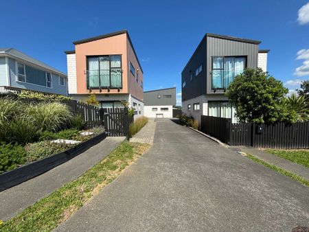 2 bedrooms with carpark! On Peninsula - Photo 4