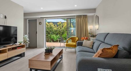 Modern Family Living - Photo 2