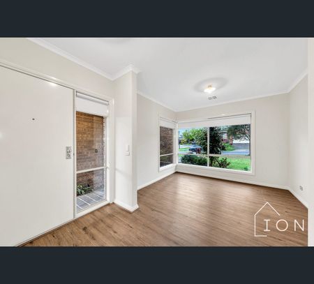 13 Cardiff Grove, Cranbourne East, Vic 3977 - Photo 5